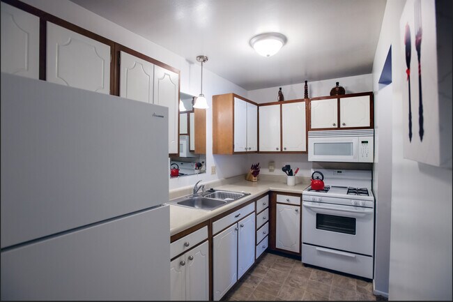 Foto del edificio - Eastwood Village Apartments