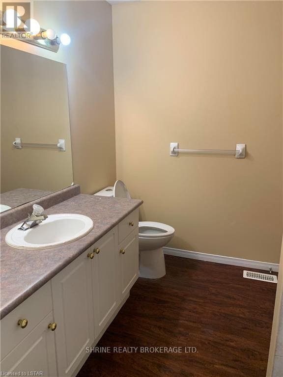 Building Photo - 215 Thurman Cir