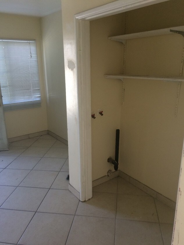 Foto del edificio - 7701 Vineland Ave