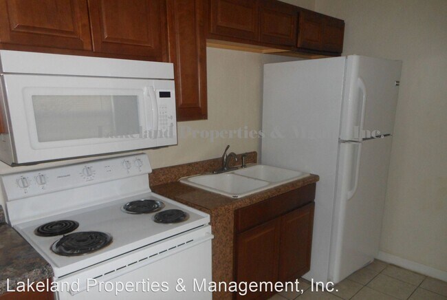 Building Photo - 3 br, 1 bath House - 823 Lakehurst St.