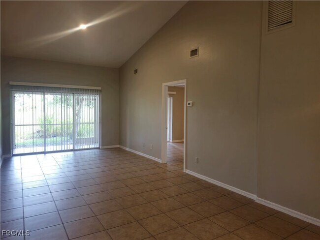 Foto del edificio - 331 NE 24th Ave