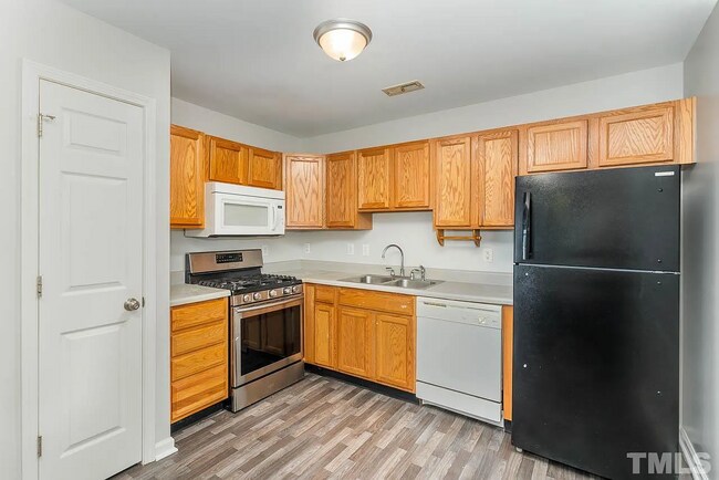 Building Photo - 8630 Neuse Landing Ln