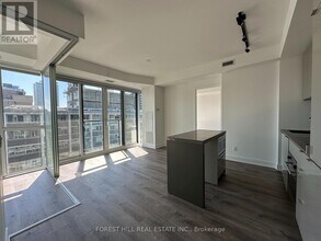 Building Photo - 7 Grenville St