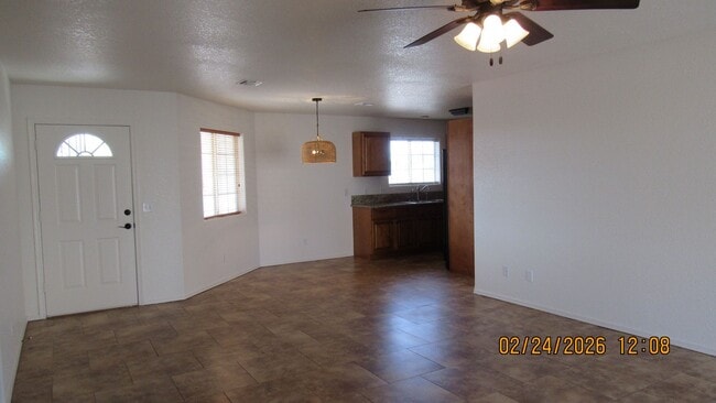 Foto del edificio - 3 Bedroom 2 bathroom 2 car garage