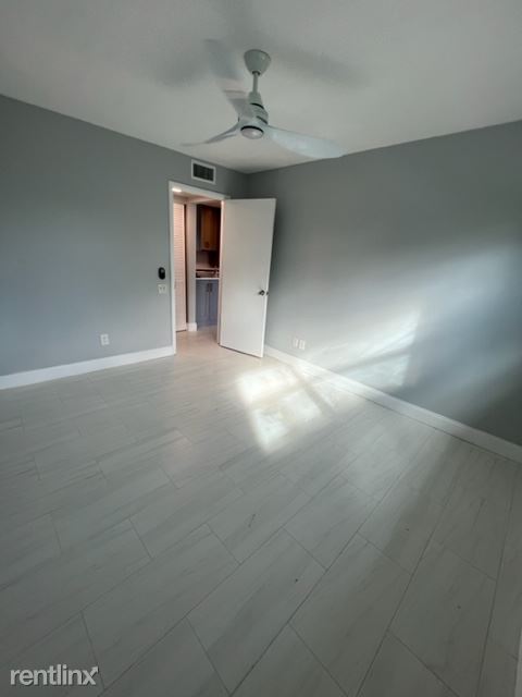 Building Photo - 5316 NE 6th Ave