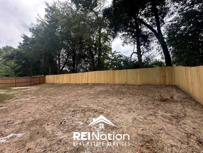 Foto del edificio - NEWLY RENOVATED! Massive 4BR/2BA Bartlett Stunner | Hardwoods & Fireplace!