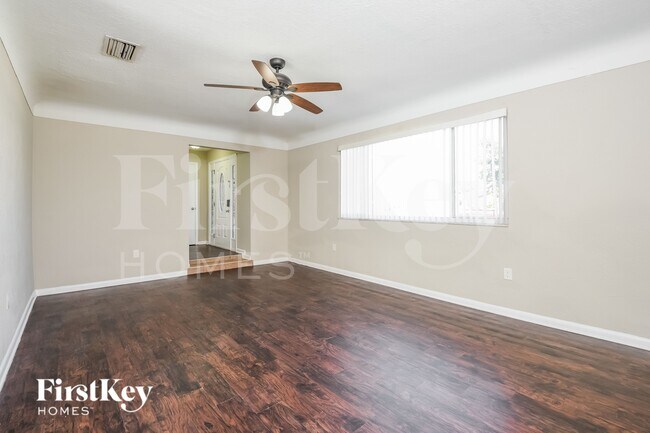 Building Photo - 425 Belair Ave