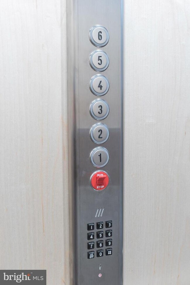 Foto del edificio - 1533 Cherry St