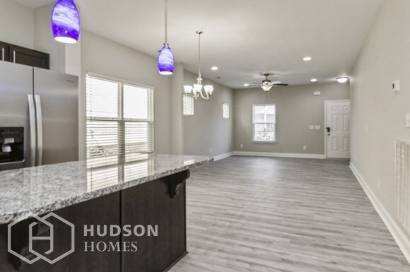 Foto del edificio - NOW AVAILABLE! - 148 Telavera Dr, White Ho...
