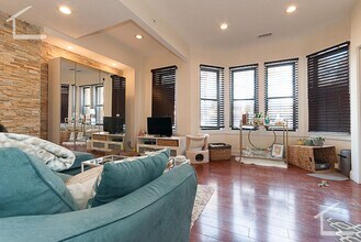 Building Photo - 1207 Beacon St