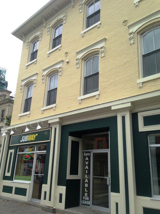 Primary Photo - 73 King St W
