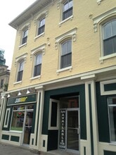 Building Photo - 73 King St W