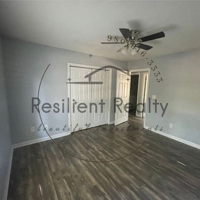 Building Photo - 255 Long Bow Rd