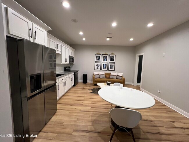 Foto del edificio - 1110 Logan St