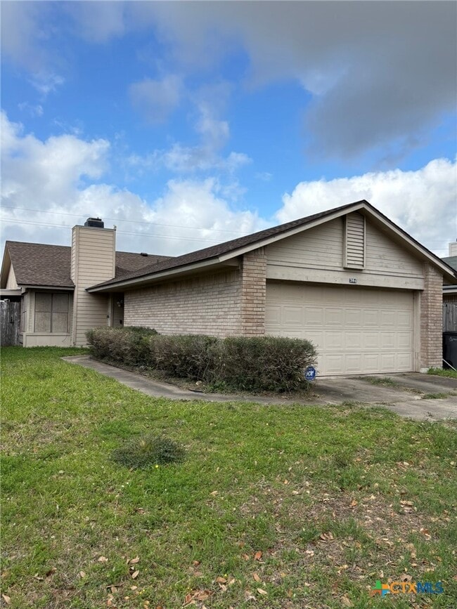 Building Photo - 304 Rattan Dr
