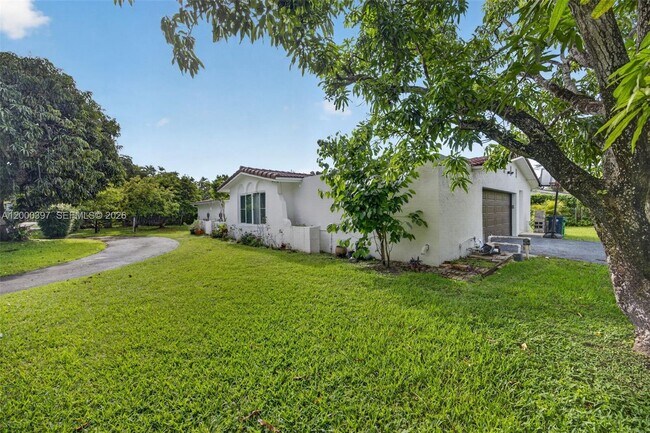 Foto del edificio - 7690 SW 128th St