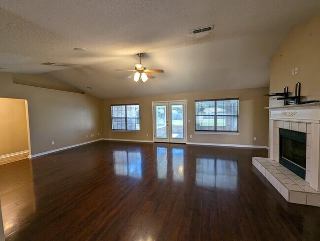 Foto del edificio - 7359 Brevard St