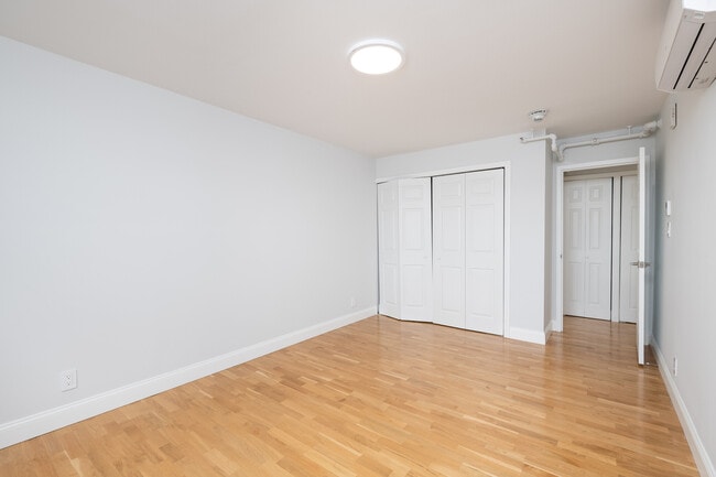 Foto del edificio - 1410 Columbia Rd