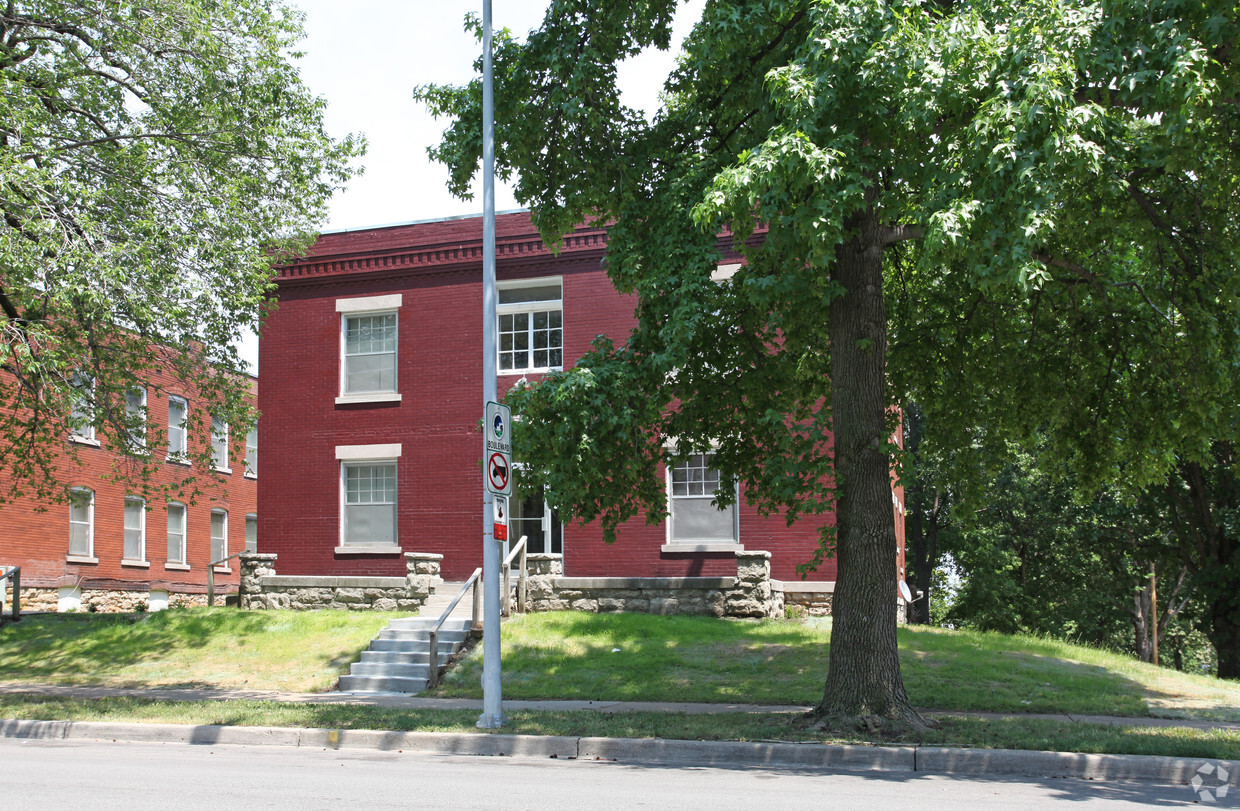 Building Photo - 511 Benton Blvd