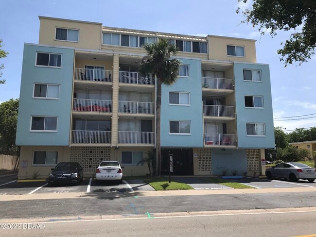 Building Photo - 732 N Halifax Ave