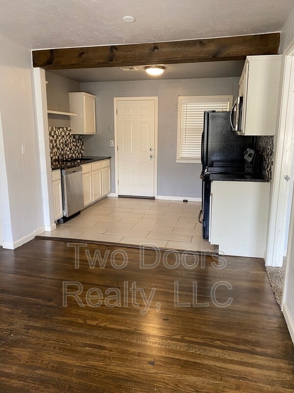 Photo - 2264 Downing St House