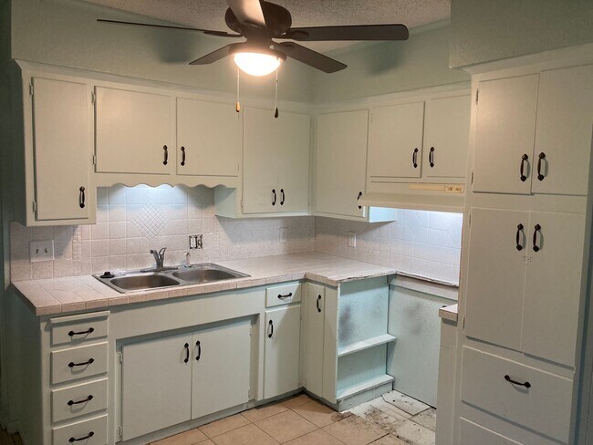 Foto del edificio - Newly Renovated Home in the heart of Springdale !