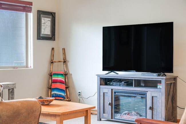 Building Photo - 191 Talisman Dr