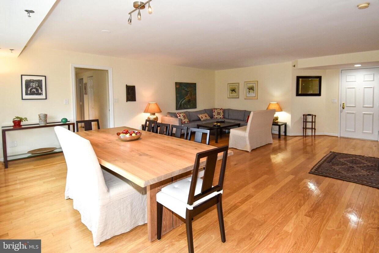 Foto principal - 5450 Whitley Park Terrace