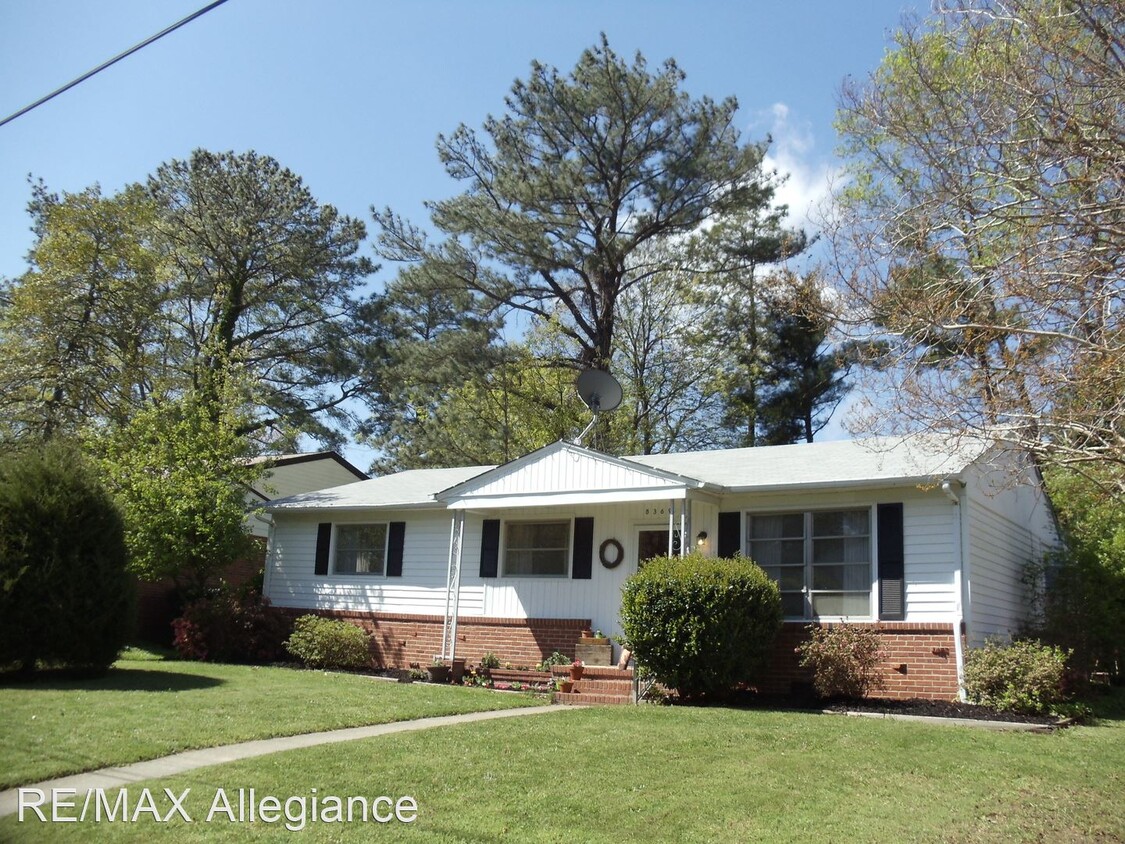 Foto principal - 3 br, 1.5 bath House - 8369 WOODY DRIVE