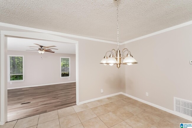 Building Photo - 2541 Goldmar Dr