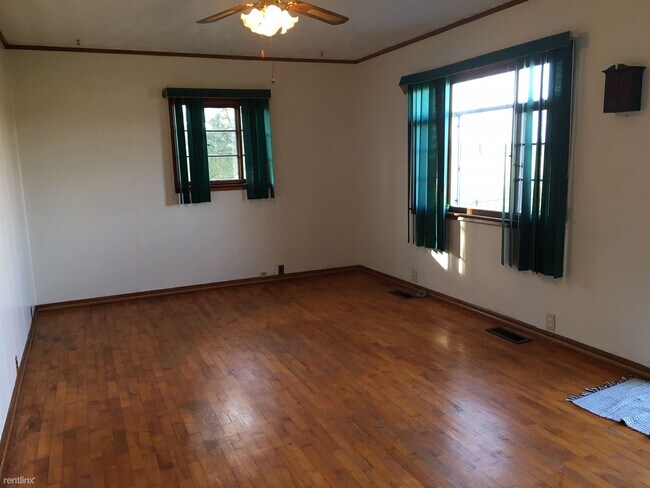 Building Photo - 2 br, 1 bath House - 1415 Boughtonville Rd