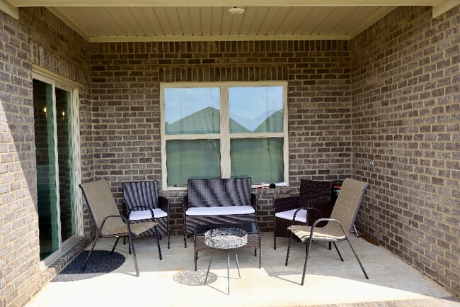 Building Photo - 316 Temper St