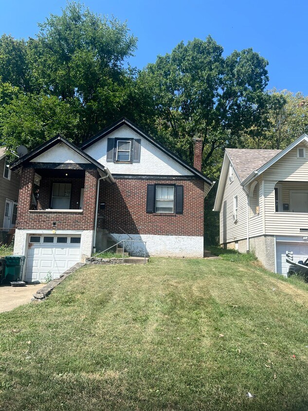 Primary Photo - 1625 Quebec Rd