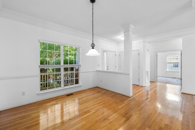 Foto del edificio - 8422 Bampton Dr