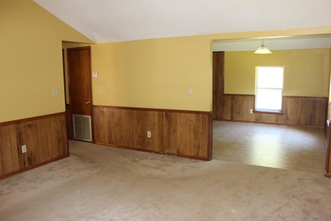 Building Photo - 306 Elsom St