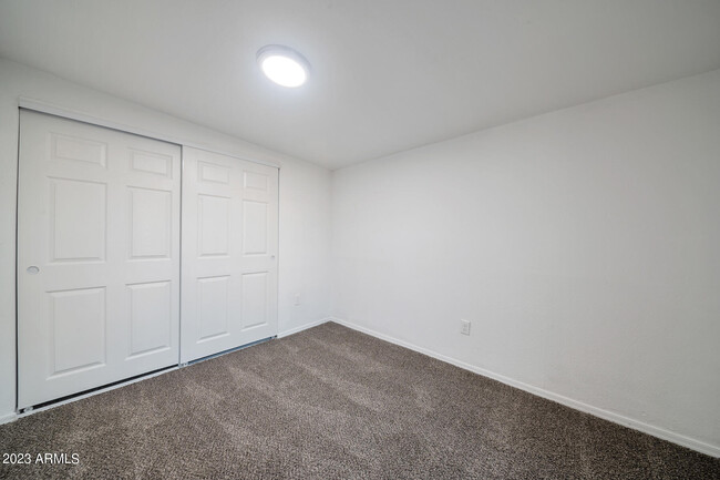 Building Photo - 1108 S 33rd Ave
