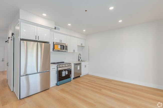 Interior Photo - Pacific Heights II