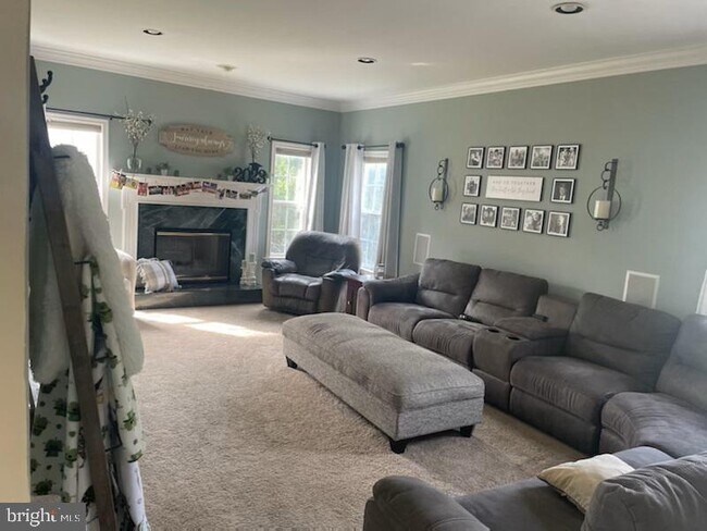 Foto del edificio - 806 Herman Rd