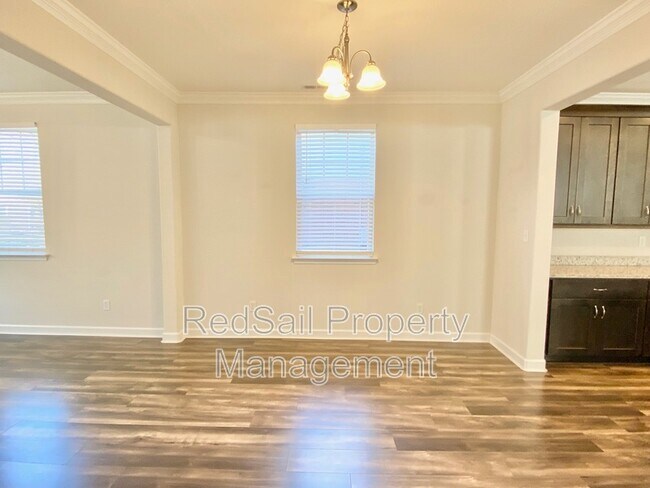 Foto del edificio - 2758 McKann Ave