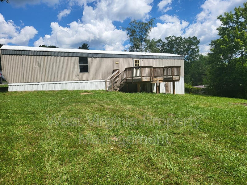 206 Pine St, Shady Spring, WV 25918 House Rental in Shady Spring, WV
