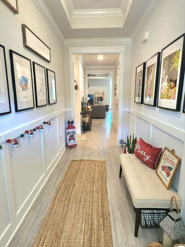 Building Photo - Stunning 4-Bed, 3-Bath Beauty, 2,117 sq. ft. of Pure Comfort and Style!