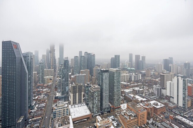 Building Photo - 501 Yonge St