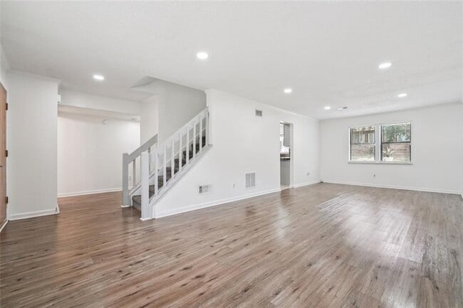 Building Photo - 5320 Kelleys Creek Dr