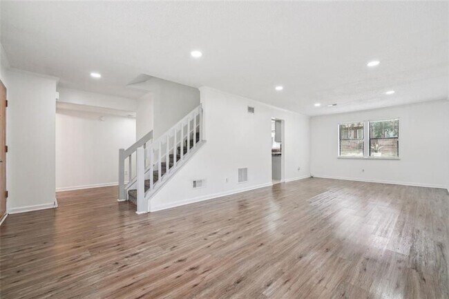 Foto del edificio - 5320 Kelleys Creek Dr