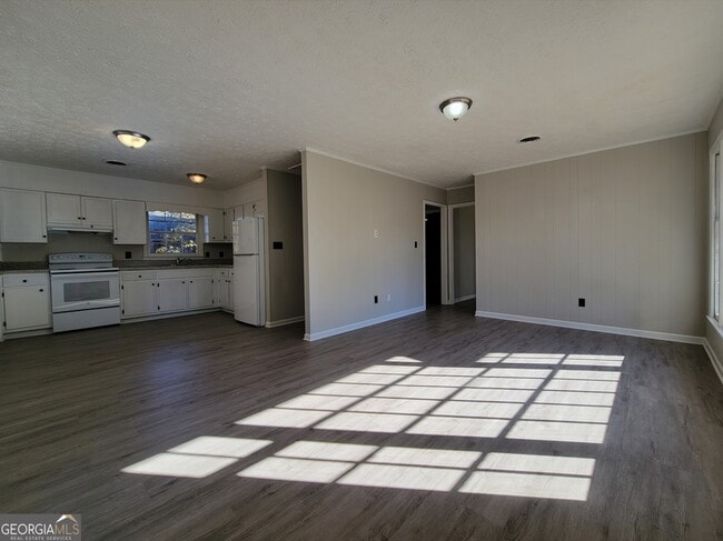 Building Photo - 354 Emily Cir