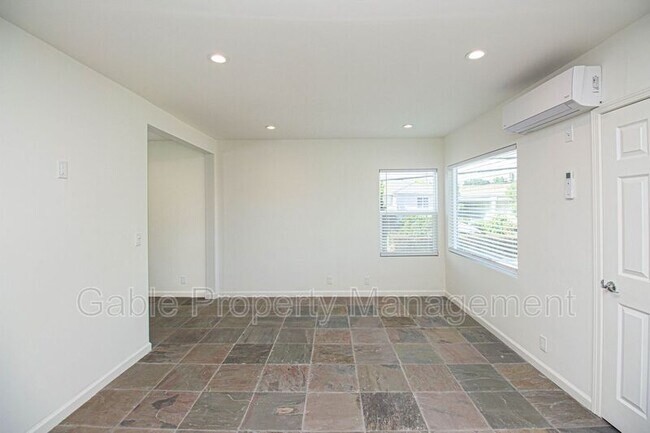 Building Photo - 11706 Albers St
