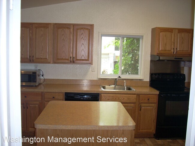 Building Photo - 3 br, 3 bath House - 11602 LeBaron Terrace