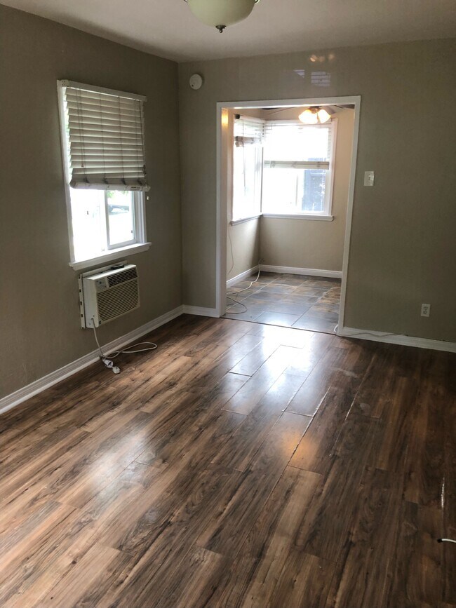Foto del edificio - 1733 N Hollywood Way