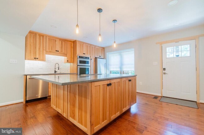 Building Photo - 11553 Pine Cone Ct