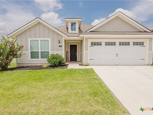 Building Photo - Single Family